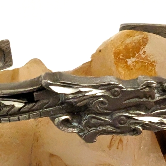 ❄️Sisk Twin Dragon Bracelet  Cuff,  Silver Tone  Pewter Bracelet - Picture 2 of 5